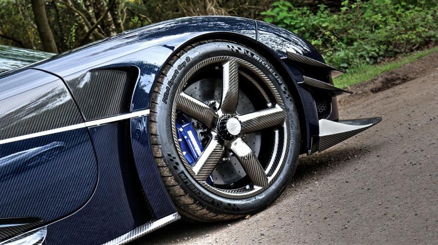 Колеса Koenigsegg One:1 2015 года  (UK) (фото 4 из 19)
